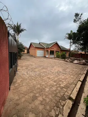 3bdrm Bungalow in Bweyogerere Central, Kira for sale
