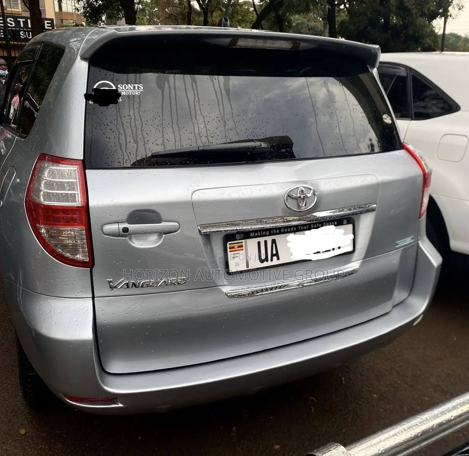 Toyota Vanguard 2010 Silver