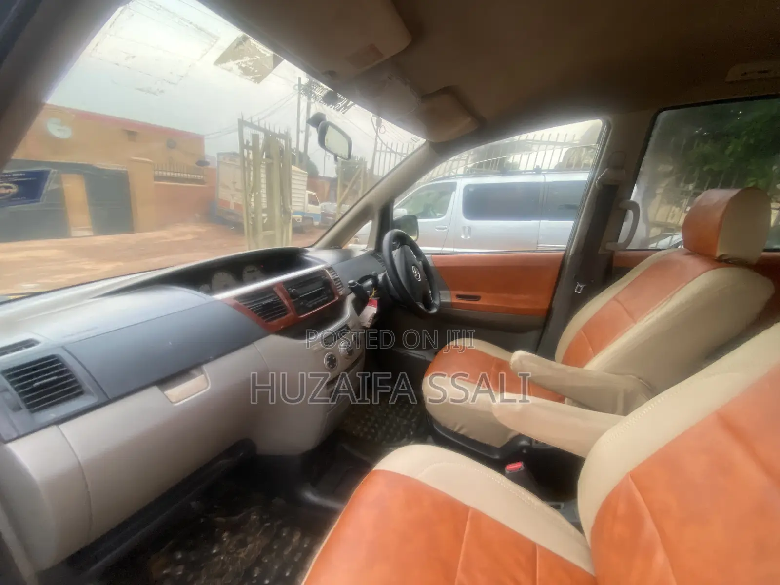Toyota Noah 2010 Black