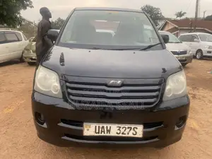 Toyota Noah 2010 Black