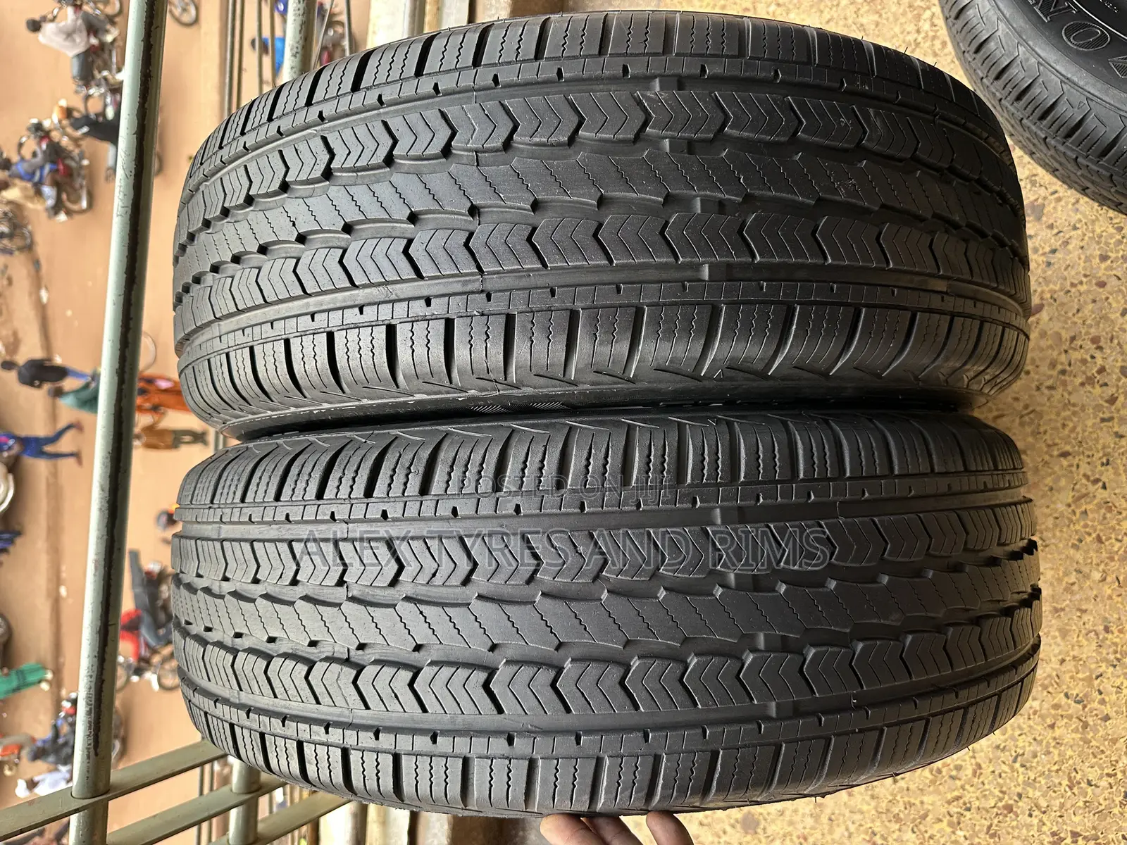 235/65r17 Onyx Type Very Good Condition Only One Week Driven