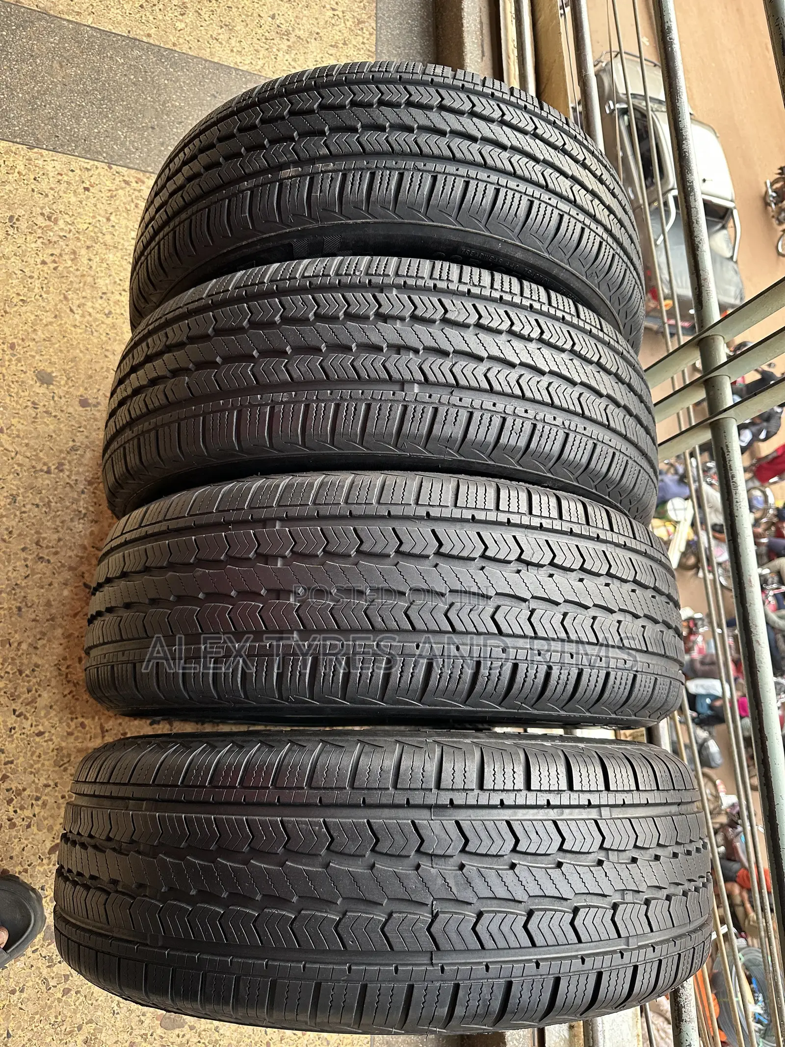 235/65r17 Onyx Type Very Good Condition Only One Week Driven