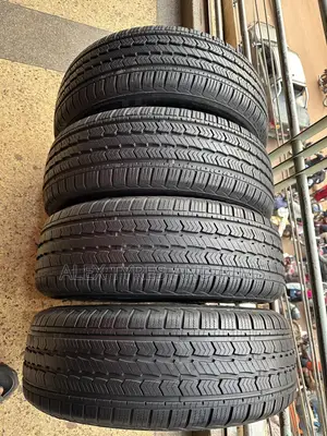 235/65r17 Onyx Type Very Good Condition Only One Week Driven