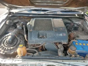 Toyota Hilux 2006 Silver