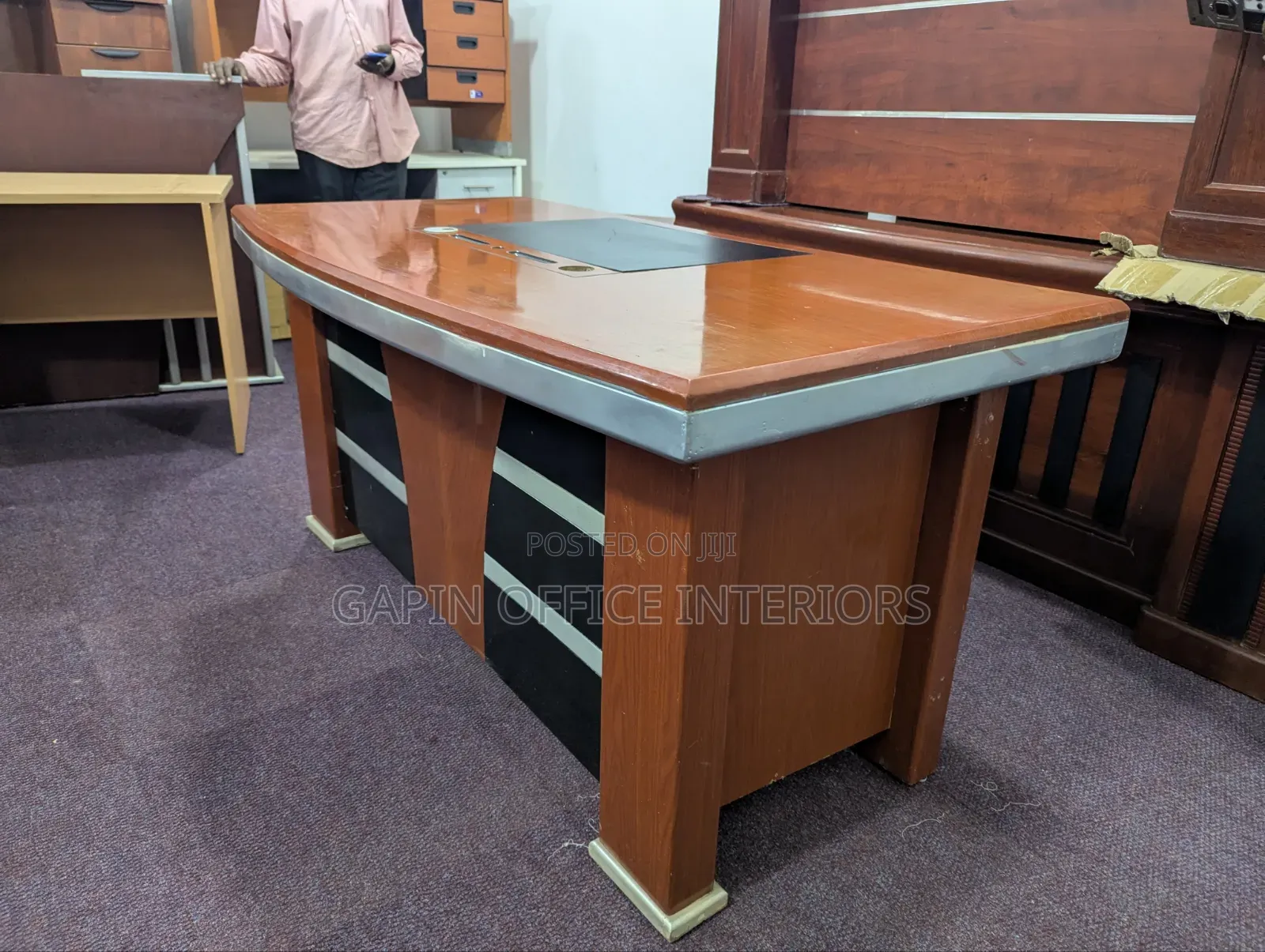 Second Hand Office Table With L Extension and Movable Drawer, 160cm.