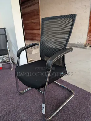 Non Adjustable Office Chair// Visitors Chair