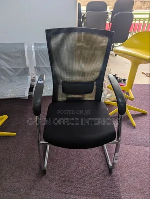 Non Adjustable Office Chair// Visitors Chair