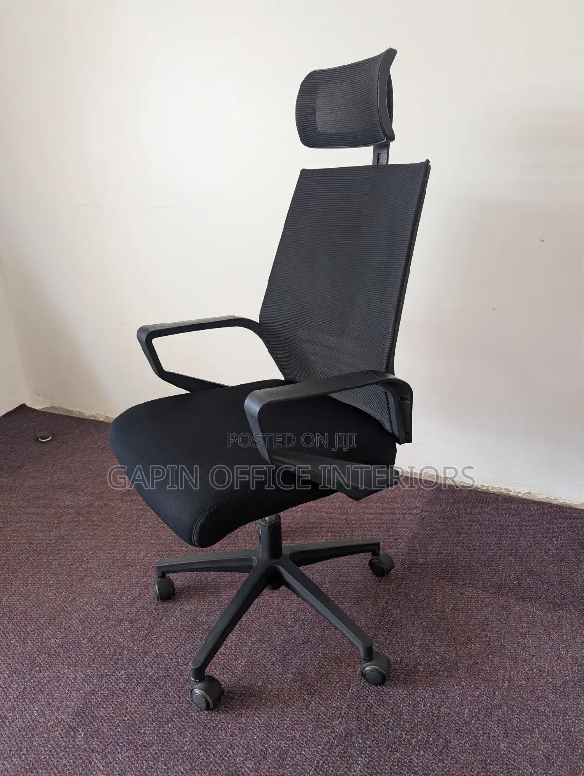 Mesh Back Headrest Office Chair Readily Available for Sale