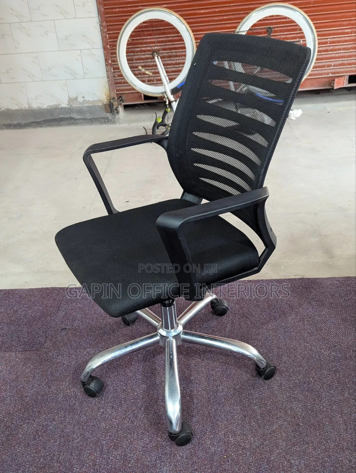 Simple Adjustable Office Chair With Adjustable Height