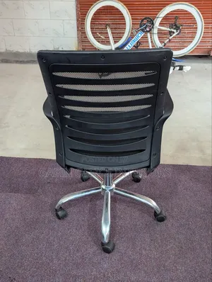 Simple Adjustable Office Chair With Adjustable Height