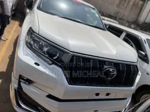 Toyota Land Cruiser Prado 2.8 2022 White