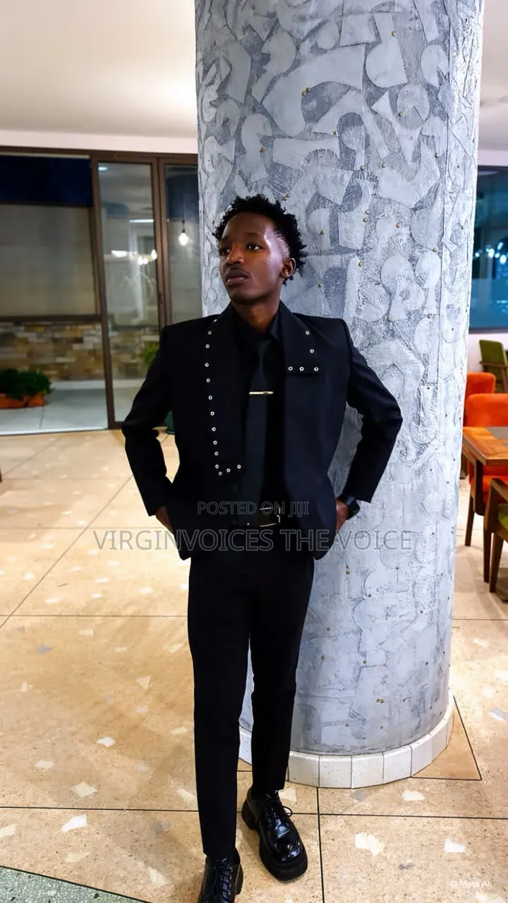 Eyelets Men Suit