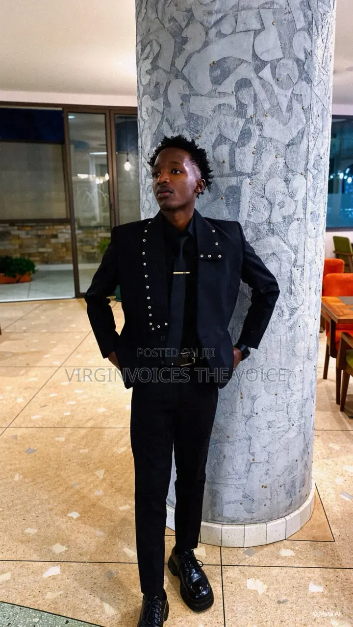 Eyelets Men Suit