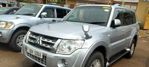 Mitsubishi Pajero 2010 Silver