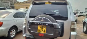 Mitsubishi Pajero 2010 Silver