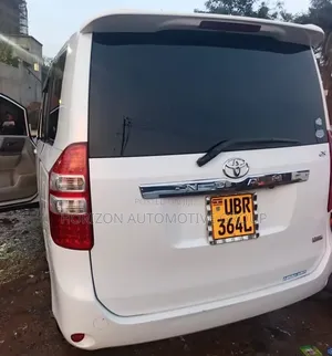 Toyota Noah 2011 White