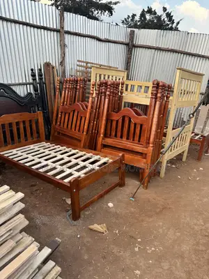 Solid Poland Bed