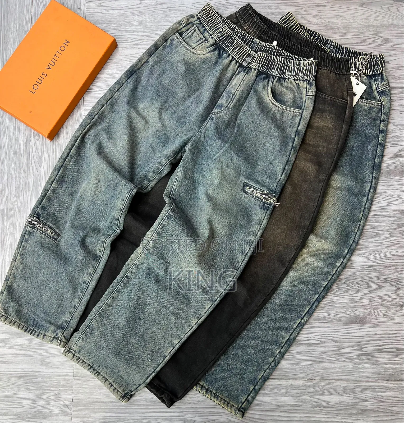 Loose-Fit Denim Jeans