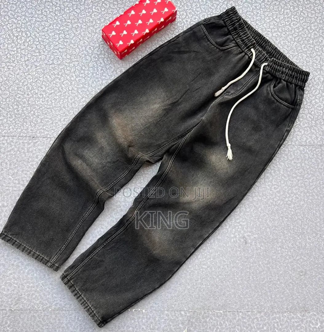 Multi Baggy or Relaxed-Fit Jeans