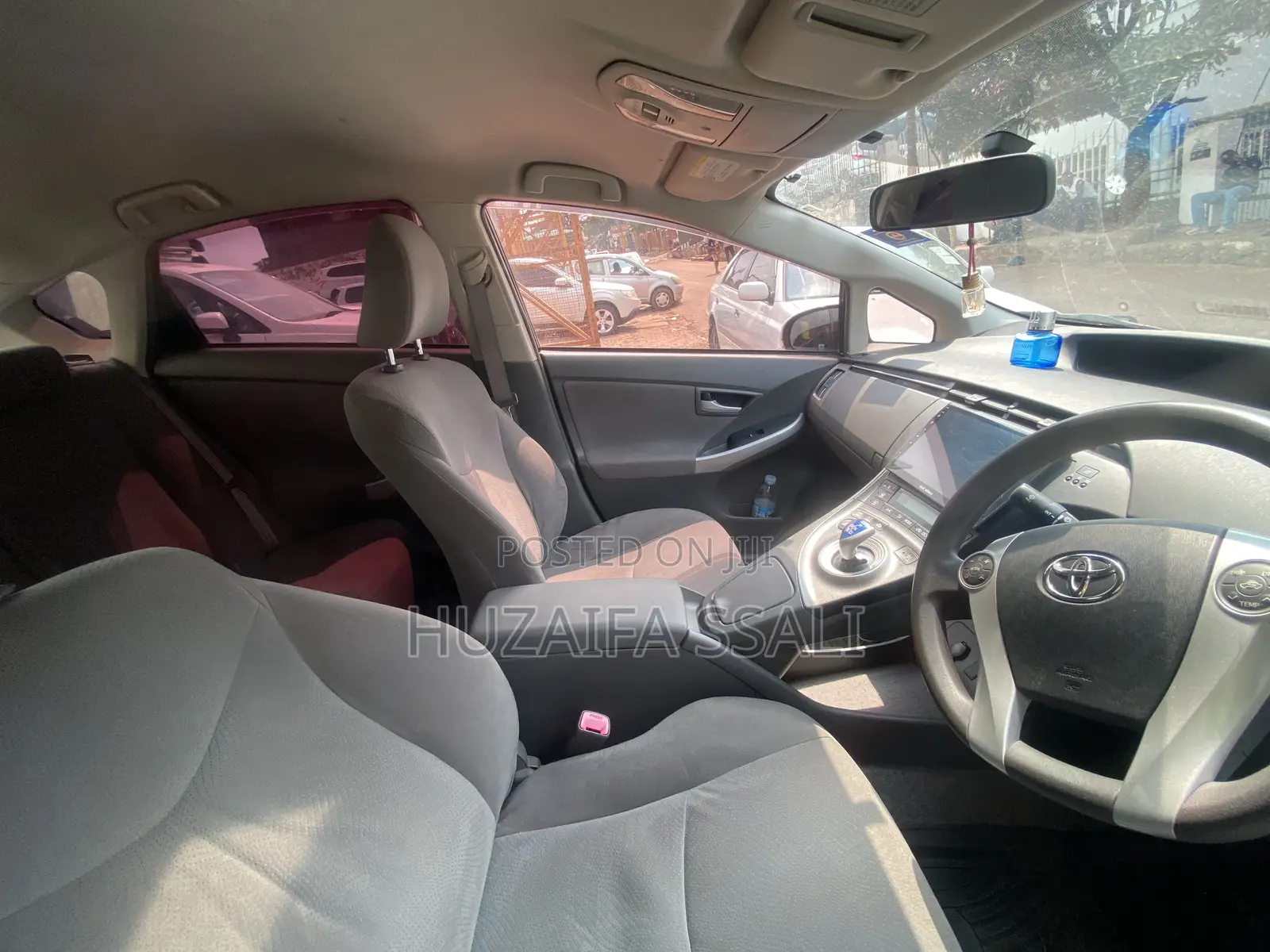 Toyota Prius 2019 Silver