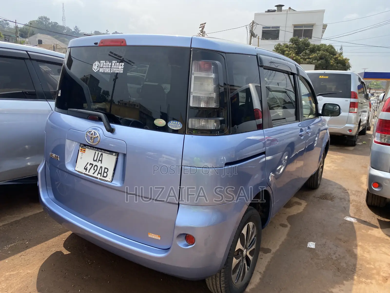 Toyota Sienta 2010 Blue