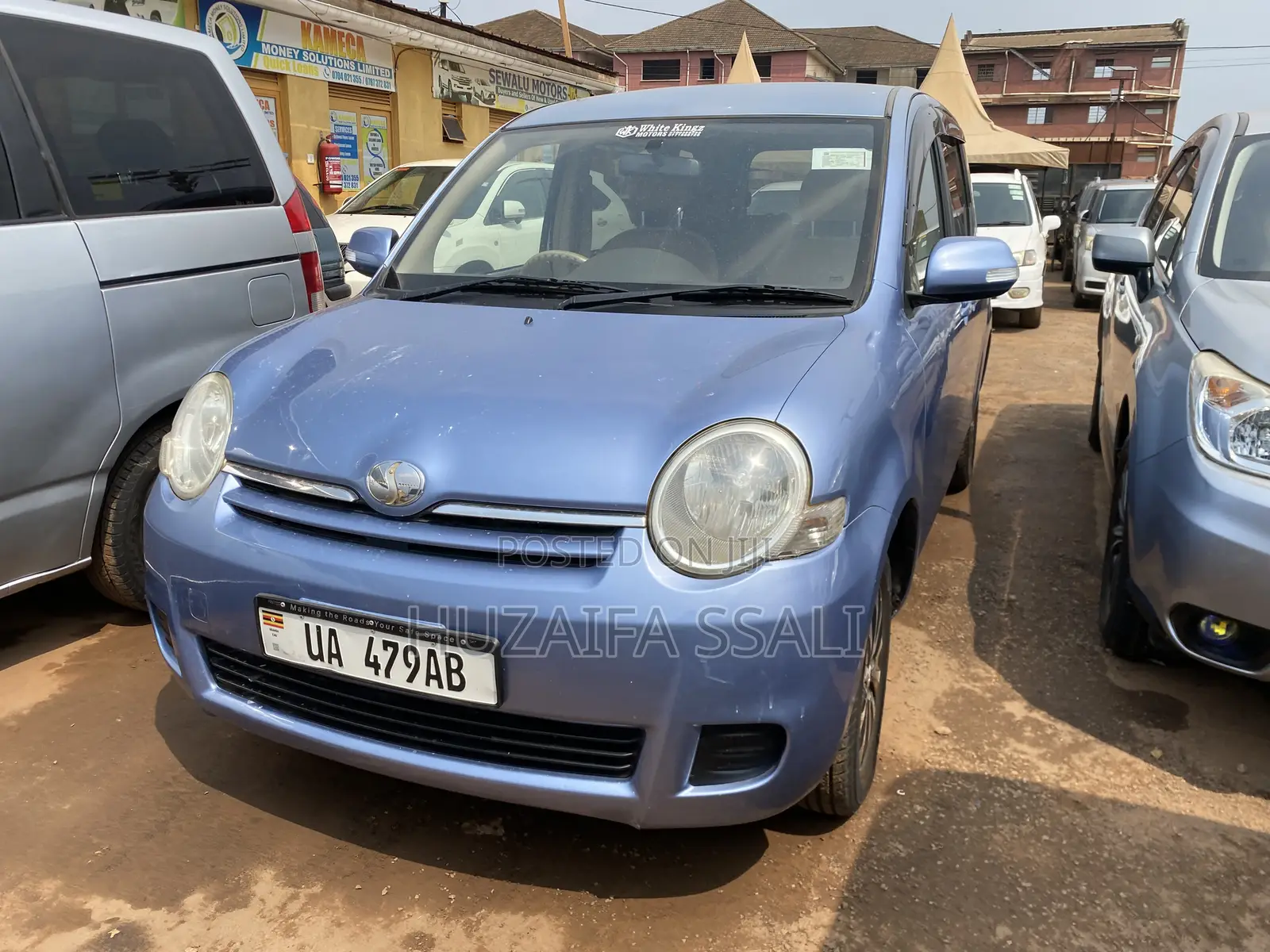 Toyota Sienta 2010 Blue