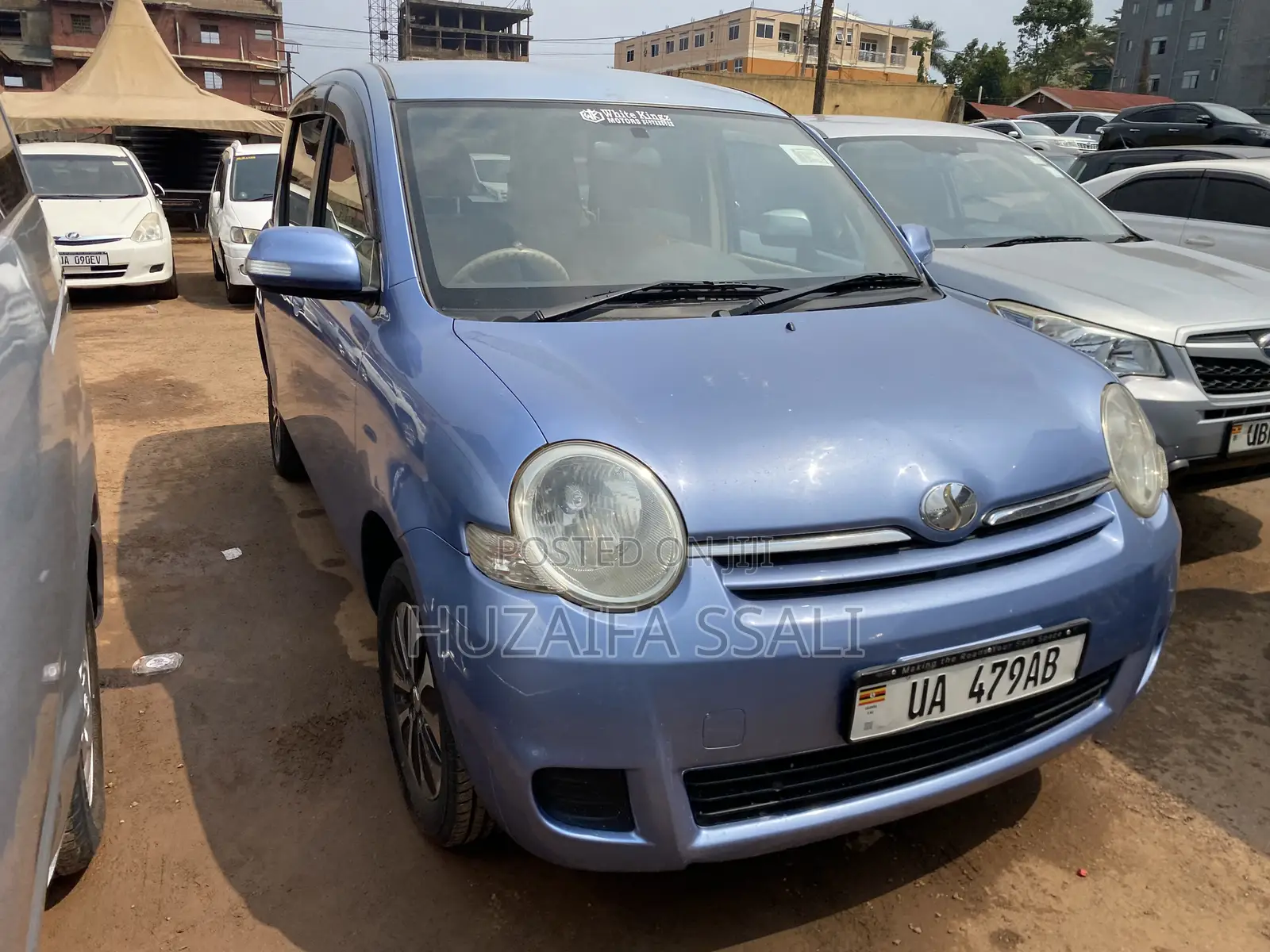 Toyota Sienta 2010 Blue