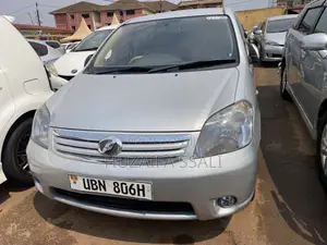 Toyota Raum 2011 Silver