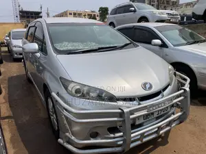 Toyota Wish 2017 Silver