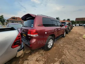 Toyota Land Cruiser 2013 Red