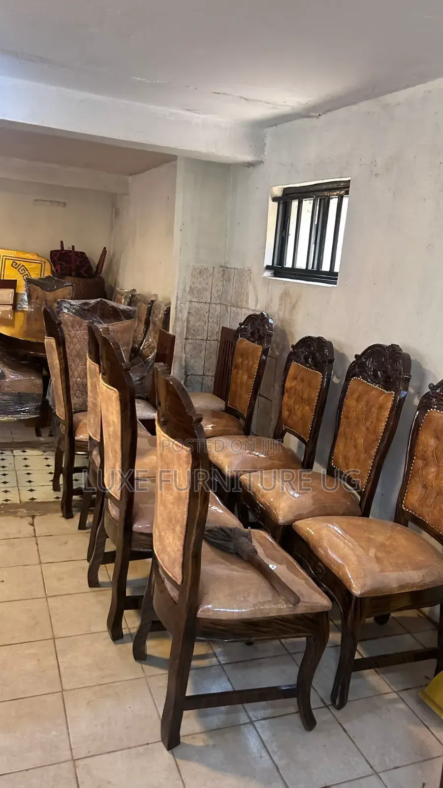 Executive Dinning Table 8seater.