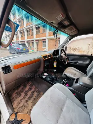 Toyota Land Cruiser Prado 2.7 5dr 2002 White