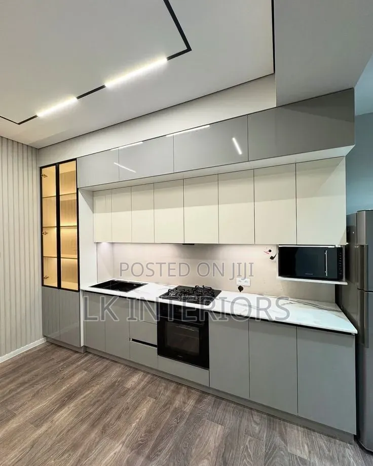 Kitchen Cabinets/Units