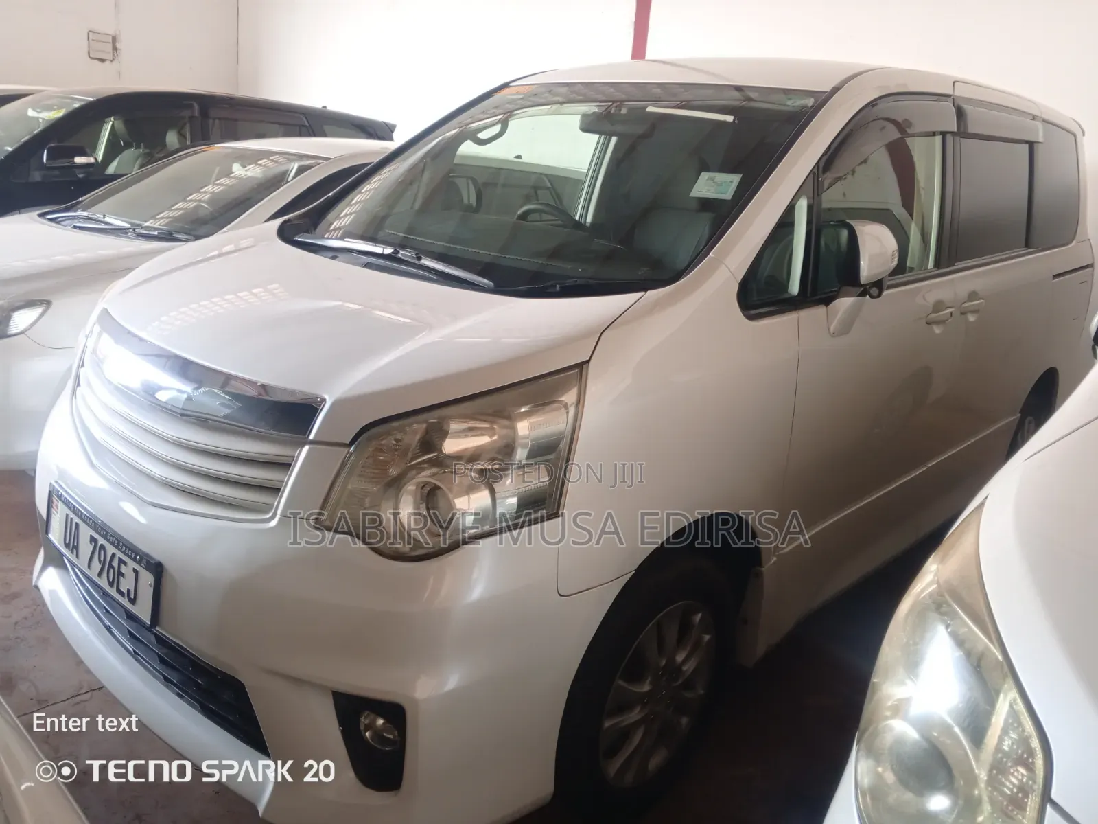 Toyota Noah 2012 White