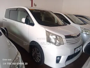 Toyota Noah 2012 White