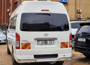 Toyota HiAce 2019 White