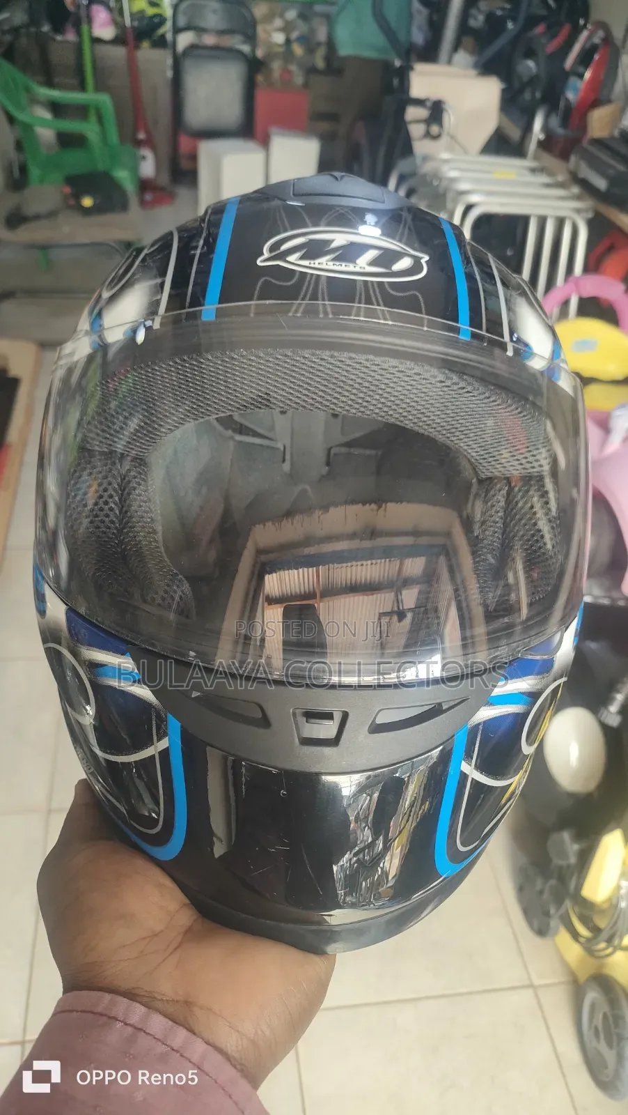 UK Used MT Helmets Thunder Full-Face Motorcycle Helmet.
