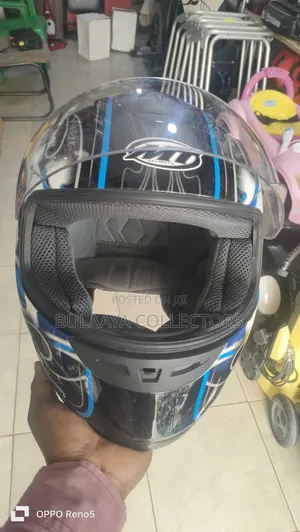 UK Used MT Helmets Thunder Full-Face Motorcycle Helmet.