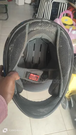 UK Used MT Helmets Thunder Full-Face Motorcycle Helmet.