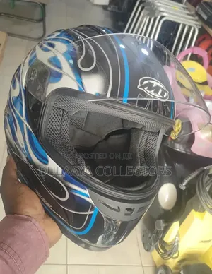 UK Used MT Helmets Thunder Full-Face Motorcycle Helmet.
