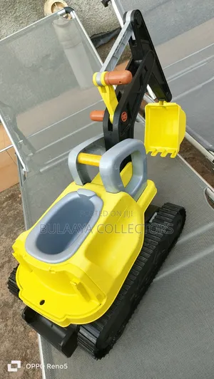 UK Used Yellow and Black Children's Ride-on Excavator Toy.