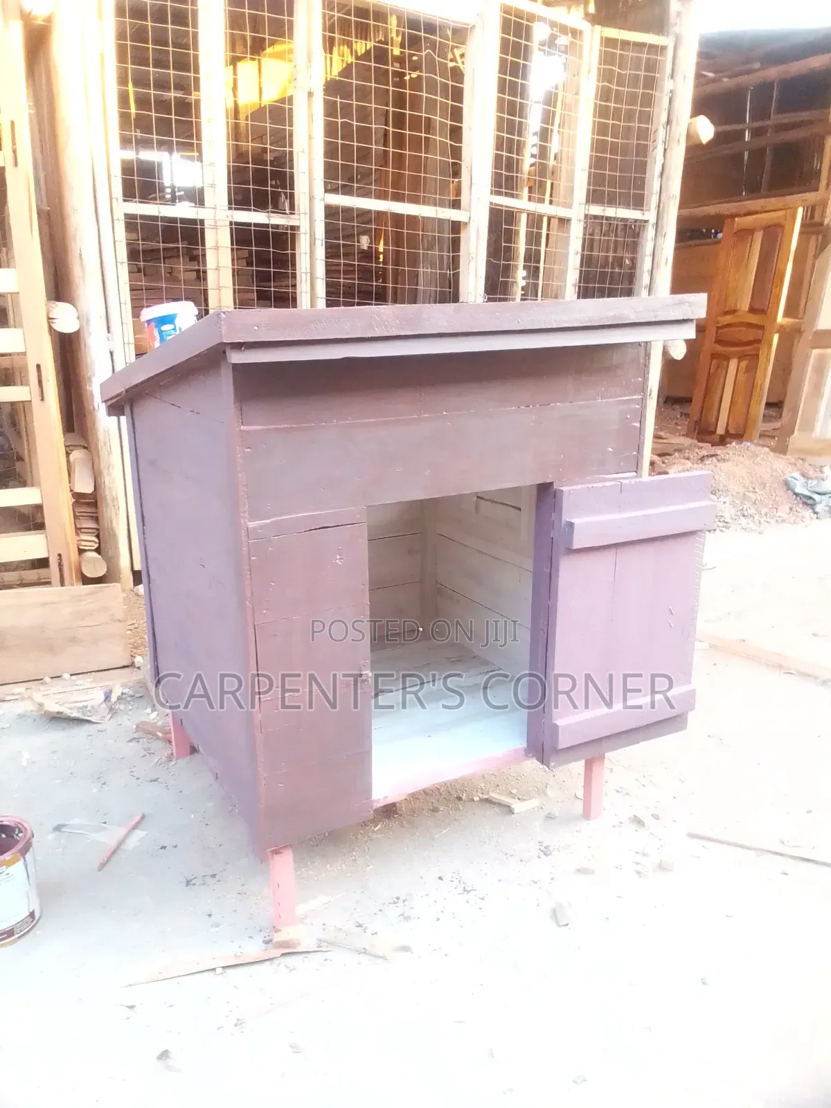 Mid Size Dog House