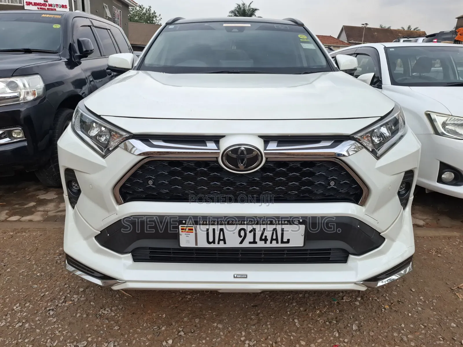 Toyota RAV4 2021 White