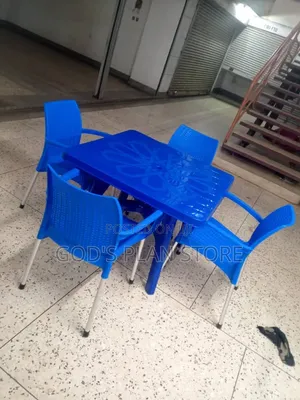 Weatherproof Matted Bar and Restaurant Plastic Chairs and Table