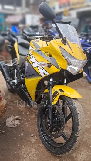 Honda CBR 2012 Yellow