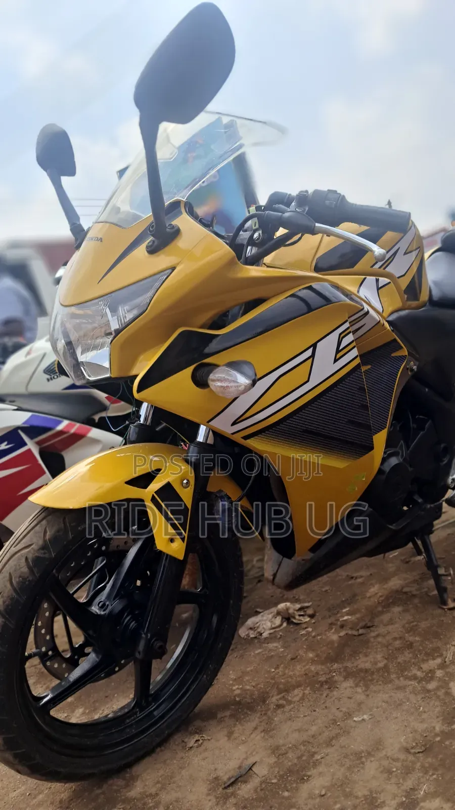 Honda CBR 2012 Yellow