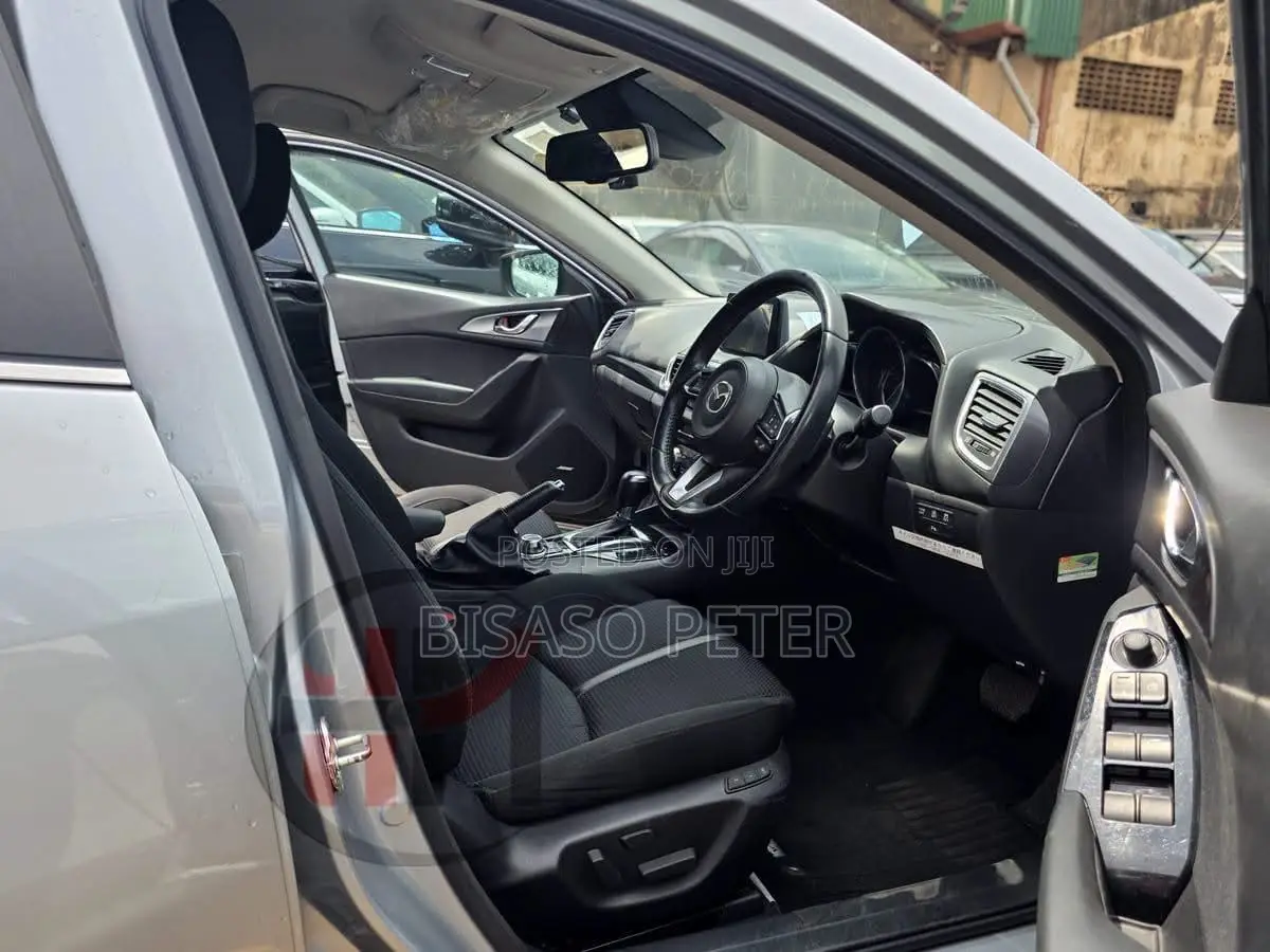 Mazda Axela 2018 Silver