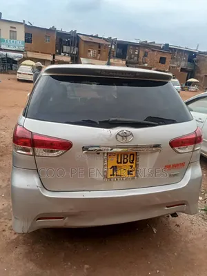 Toyota Wish 2011 Silver
