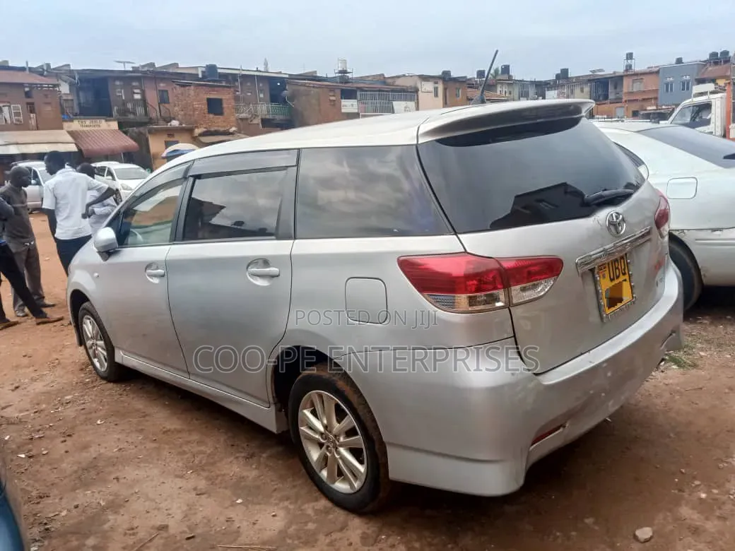 Toyota Wish 2011 Silver