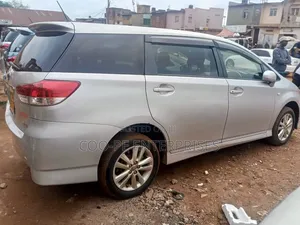 Toyota Wish 2011 Silver